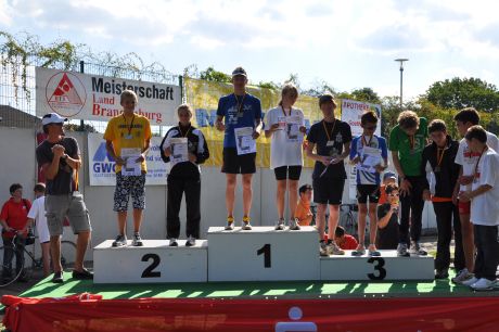 Siegerehrung der JugB mit den Besten: Peter Lehmen (Coswig) und Anna Lamm (MSV Meusegast)